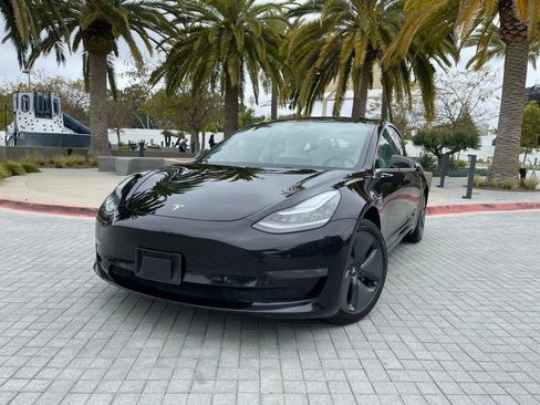 Used 2019 Tesla Model 3 Standard Range Plus RWD image 2