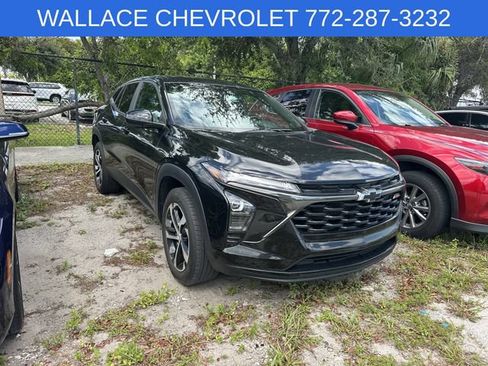 Used 2024 Chevrolet Trax RS w/ Driver Confidence Package FWD image 1