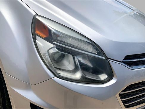 Used 2017 Chevrolet Equinox LS FWD image 34