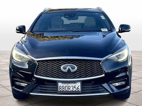 Used 2018 INFINITI QX30 Premium w/ Technology Package image 3