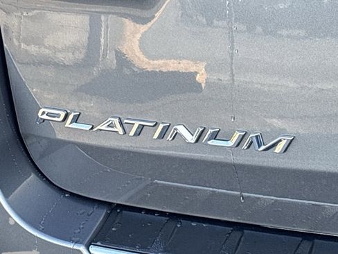 Used 2023 Ford Explorer Platinum w/ Technology Package image 10