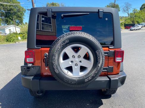 Used 2014 Jeep Wrangler Unlimited Sport w/ Quick Order Package 24S AWD/4WD image 4