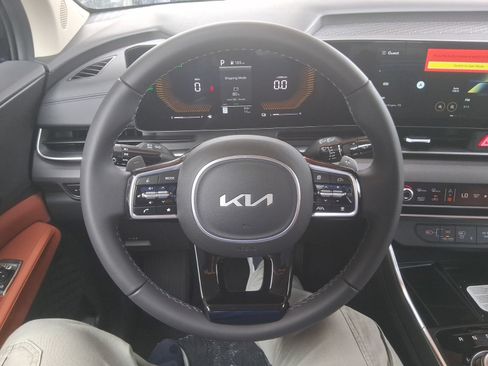 New 2026 Kia Carnival EX FWD image 8