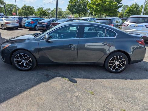 Used 2017 Buick Regal Sport Touring image 4