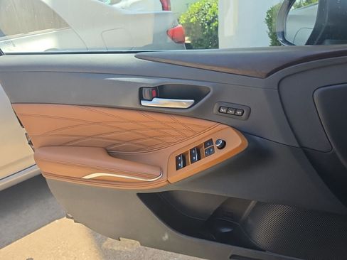 Used 2019 Toyota Avalon Limited FWD image 6