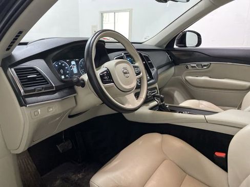 Used 2020 Volvo XC90 T5 Momentum image 16