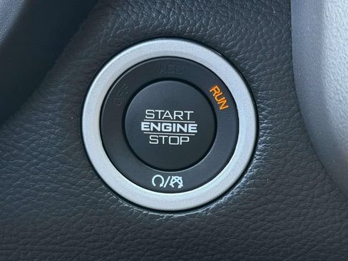 Used 2022 RAM 1500 Laramie AWD/4WD image 22