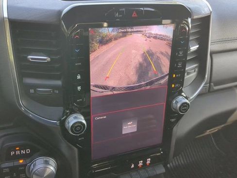 Used 2025 RAM 1500 Laramie AWD/4WD image 18