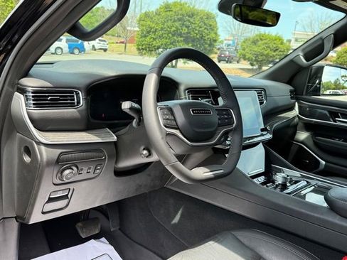 Used 2022 Jeep Wagoneer Series II image 16