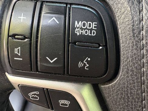 Used 2016 Toyota Sienna XLE FWD image 22