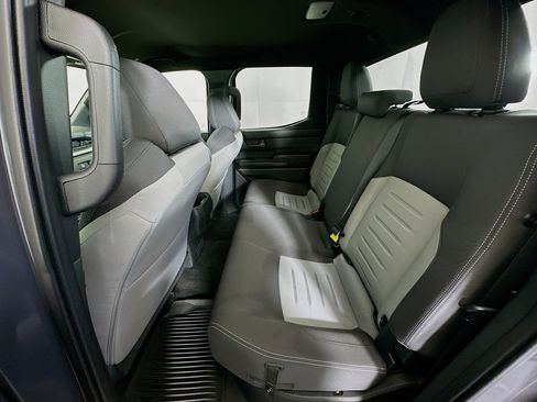 Used 2025 Toyota Tacoma TRD Off-Road image 28