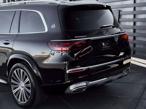 Used 2026 Mercedes-Benz Maybach GLS 600 4MATIC image 12