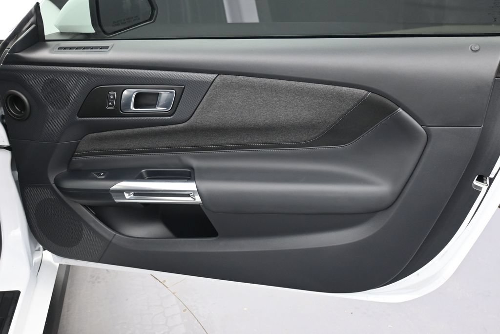 Used 2025 Ford Mustang GT RWD image 19