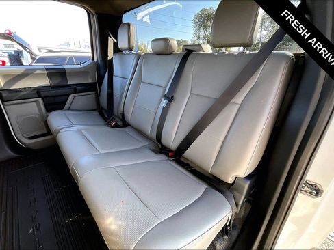 Used 2022 Ford F250 XL w/ Power Equipment Group AWD/4WD image 6