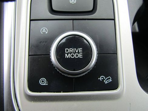 Used 2023 Ford Explorer XLT w/ Equipment Group 202A image 28