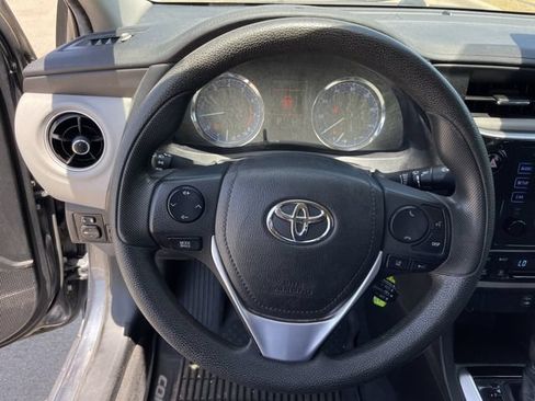 Used 2019 Toyota Corolla LE FWD image 11