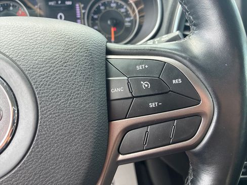 Used 2021 Jeep Cherokee Latitude Lux FWD image 25