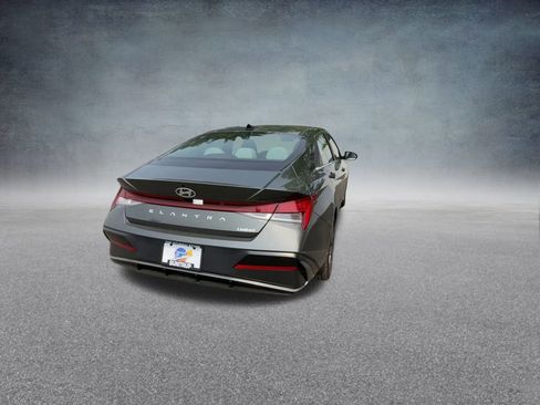New 2025 Hyundai Elantra Limited image 20