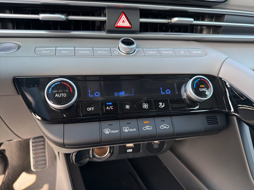 New 2025 Hyundai Elantra SEL FWD image 24