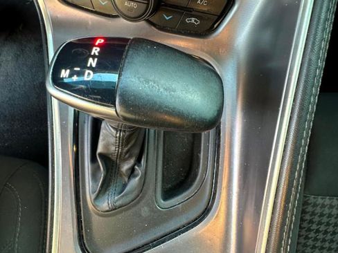 Used 2019 Dodge Challenger SXT RWD image 15