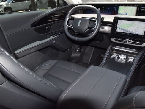 New 2026 Lincoln Nautilus Premier w/ Jet Appearance Package AWD/4WD image 15