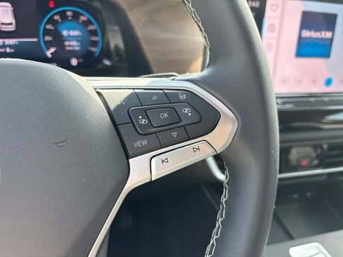 Used 2024 Volkswagen Atlas SE FWD image 18