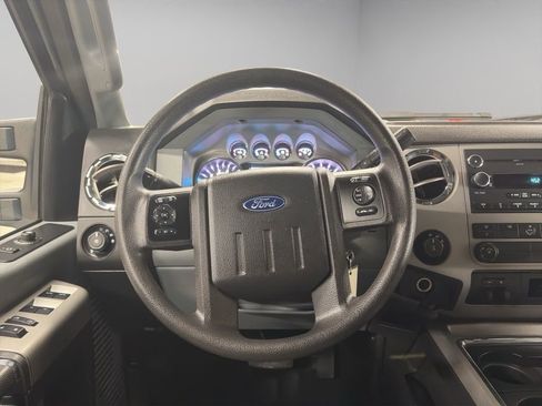 Used 2016 Ford F250 XLT w/ XLT Premium Package image 10