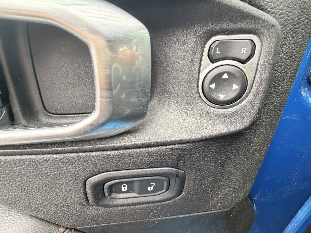 Used 2023 Jeep Gladiator Mojave w/ Cold Weather Group AWD/4WD image 15