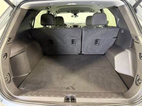 Used 2023 Chevrolet Equinox LT AWD/4WD image 11