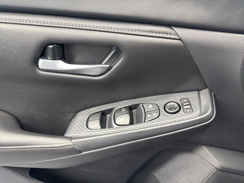 Used 2025 Nissan Sentra SV image 25