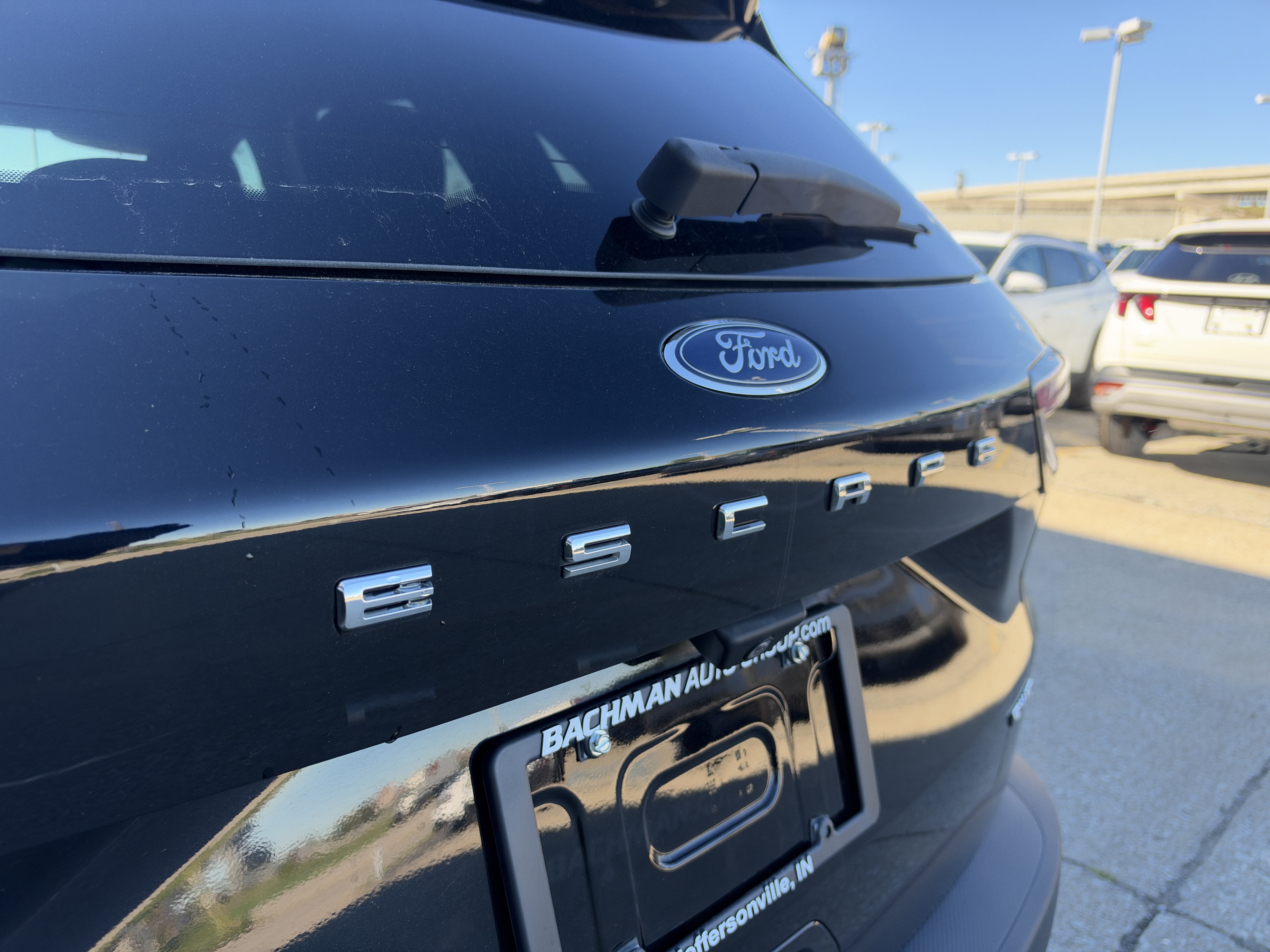 Used 2022 Ford Escape SE w/ Cold Weather Package AWD/4WD image 8
