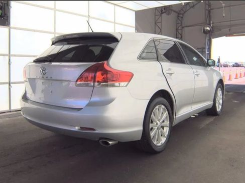 Used 2010 Toyota Venza FWD image 2