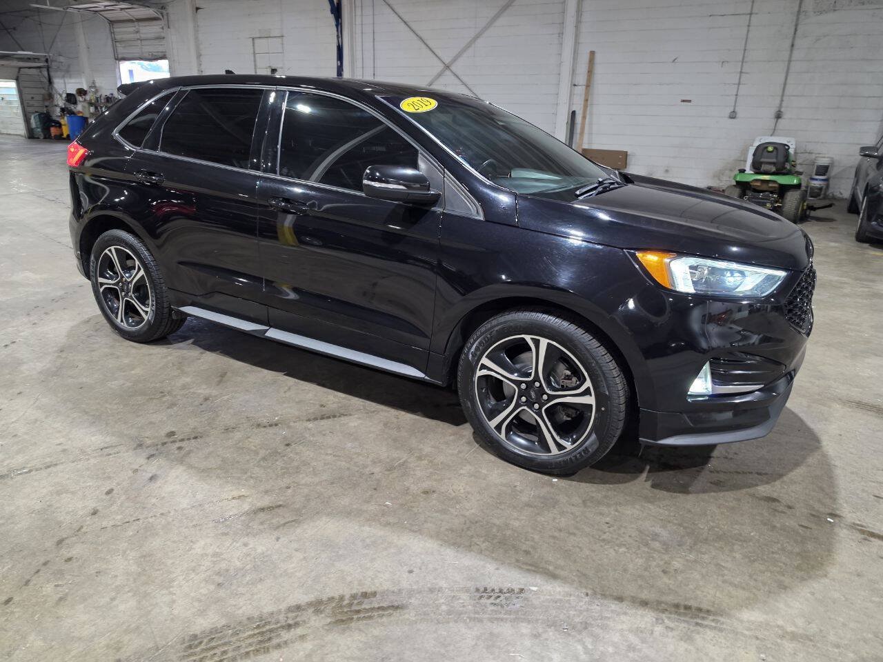 Used 2019 Ford Edge ST w/ Convenience Package AWD/4WD image 16
