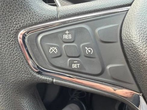 Used 2018 Chevrolet Cruze LT w/ Convenience Package FWD image 13
