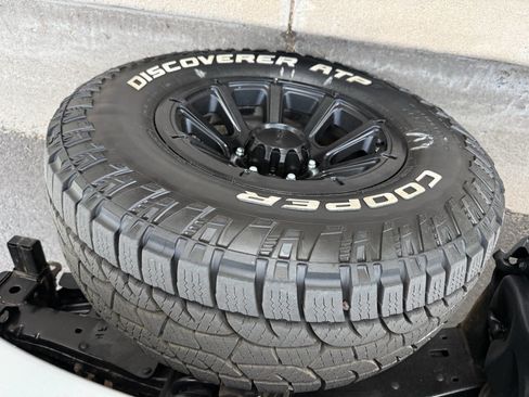 Used 2010 Toyota Tacoma V6 4x4 4dr Double Cab 5.0 ft S image 13