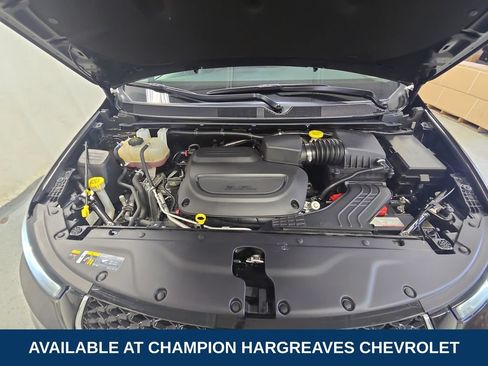 Used 2023 Chrysler Pacifica Touring-L FWD image 38