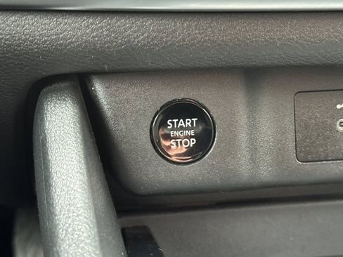 Used 2024 Nissan Rogue SV image 22