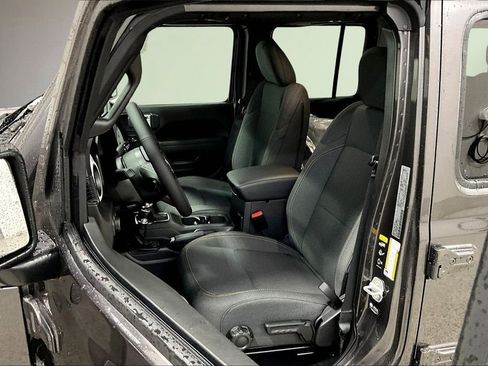 New 2026 Jeep Gladiator Sport AWD/4WD image 10