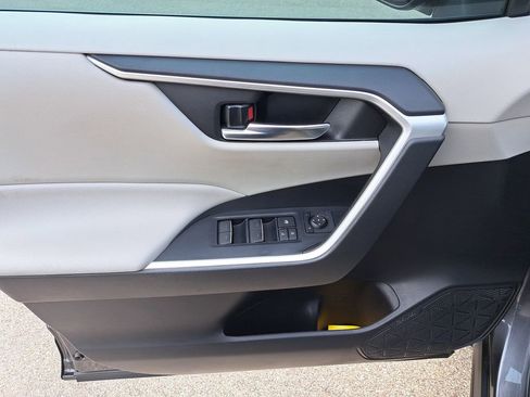 Certified 2022 Toyota RAV4 XLE image 14