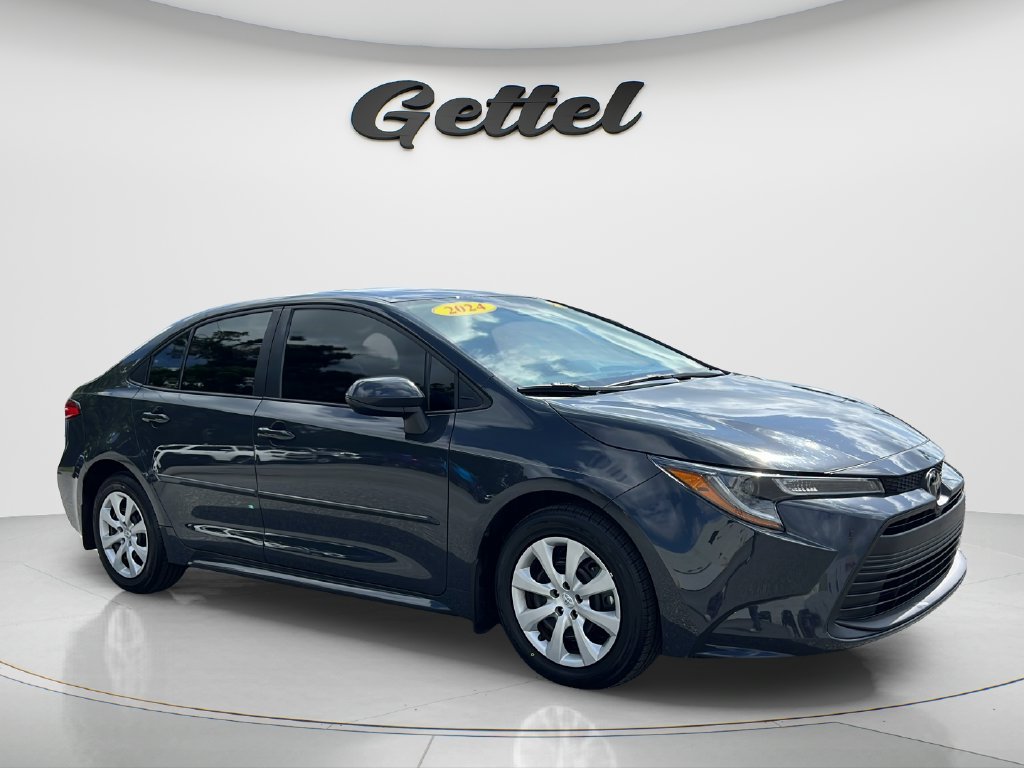Used 2024 Toyota Corolla LE FWD image 3