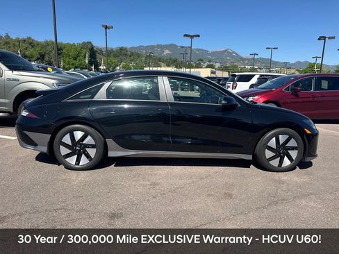 Used 2024 Hyundai Ioniq 6 SE RWD image 3