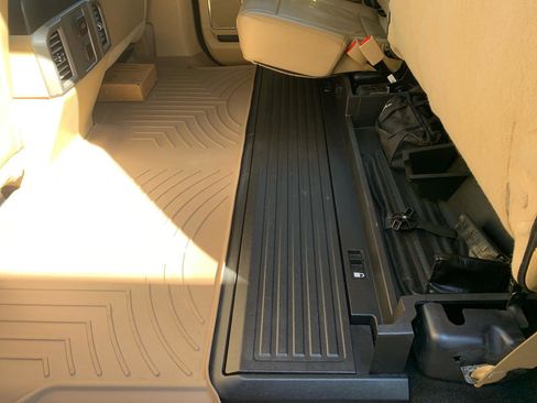 Used 2017 Ford F250 Lariat w/ Chrome Package image 23