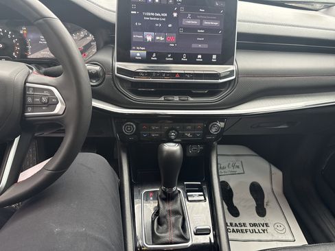 Used 2023 Jeep Compass Trailhawk w/ Trailhawk Convenience Group image 24