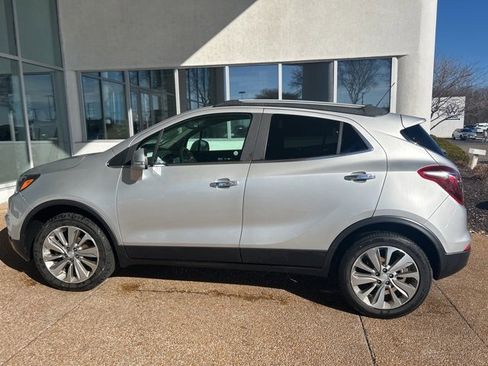 Used 2018 Buick Encore Preferred image 8
