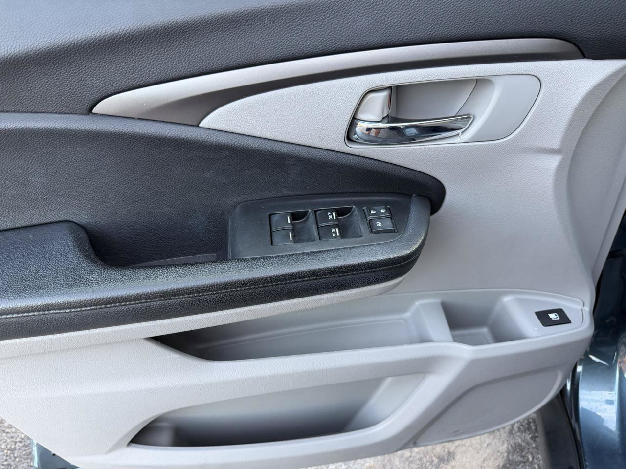 Used 2020 Honda Pilot EX image 9