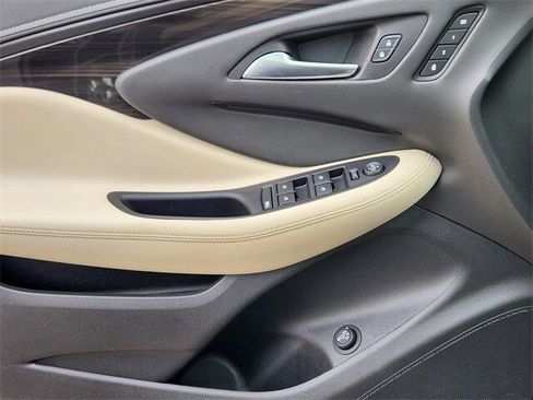 Used 2020 Buick Envision Essence w/ Experience Buick Package image 17