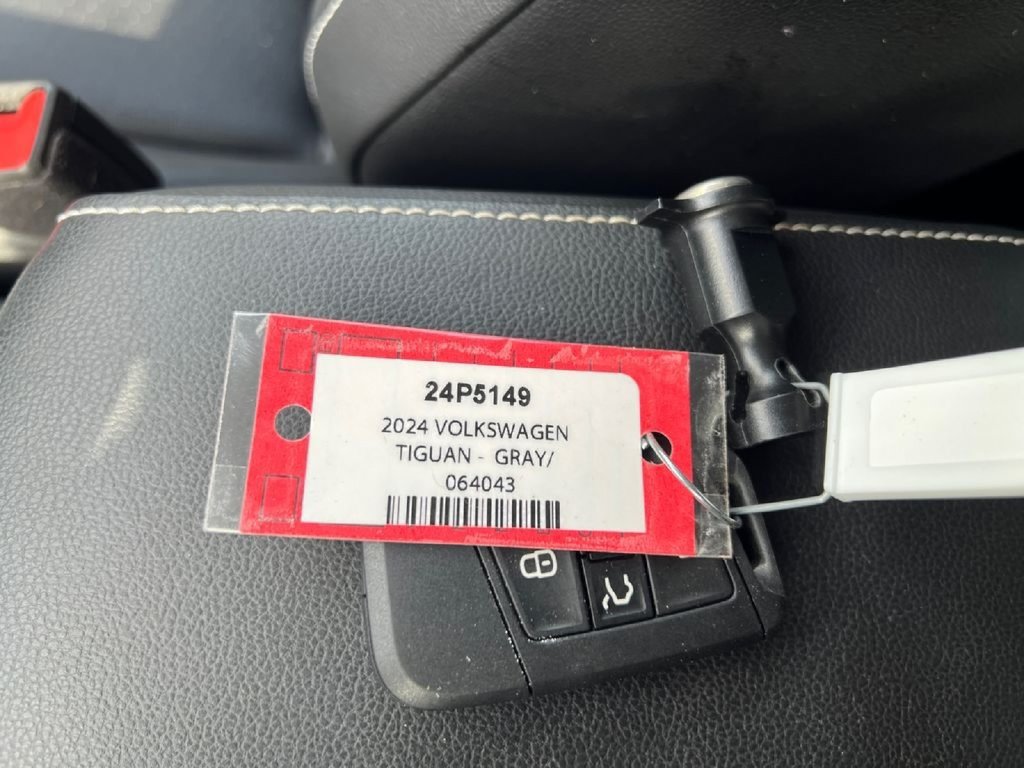 Used 2024 Volkswagen Tiguan SE FWD image 47
