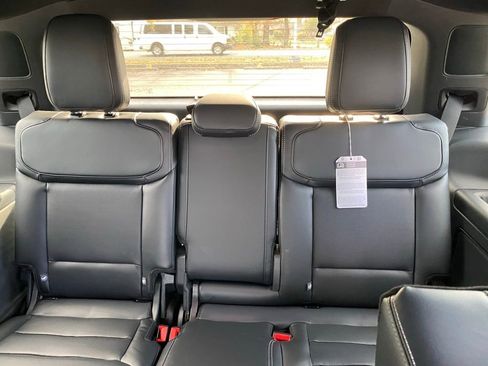 New 2025 Ford Expedition Platinum w/ Stealth Performance Package image 33