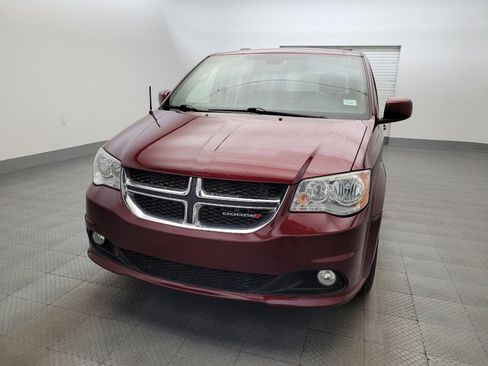 Used 2019 Dodge Grand Caravan SXT FWD image 15