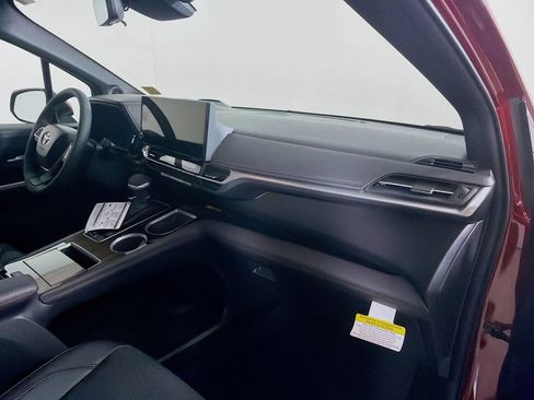 New 2026 Toyota Sienna Platinum AWD/4WD image 26